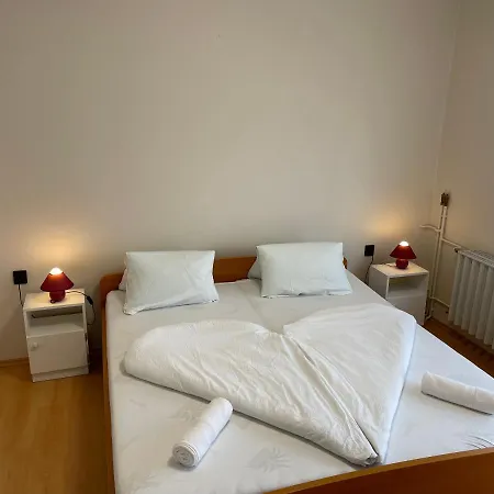 Pingvin Cukraszda Felso Szint Πανσιόν 3*