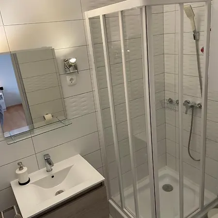 Πανσιόν Pingvin Cukraszda Felso Szint 3*