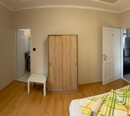 Pingvin Cukraszda Felso Szint 게스트하우스 3*
