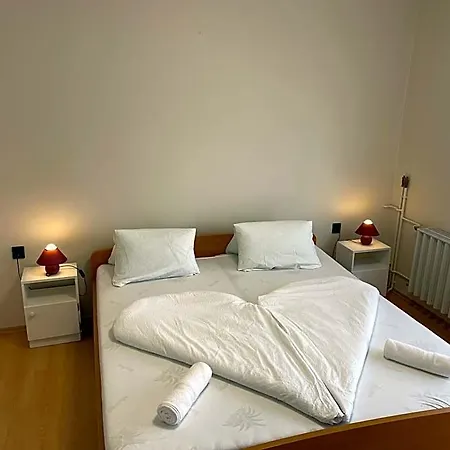 Πανσιόν Pingvin Cukraszda Felso Szint Balatonmáriafürdő