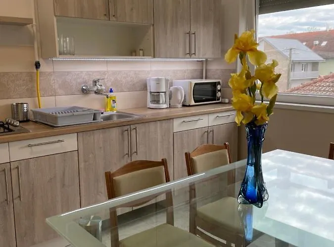 Pingvin Cukraszda Felso Szint 3* Balatonmáriafürdő