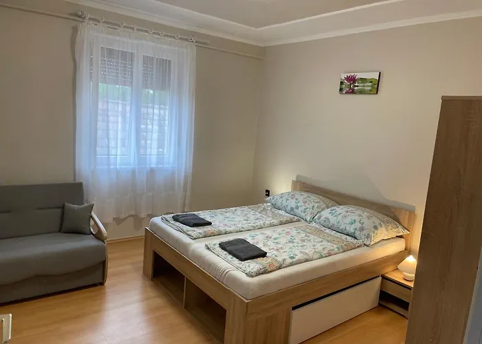 Pingvin Cukraszda Felso Szint 3*