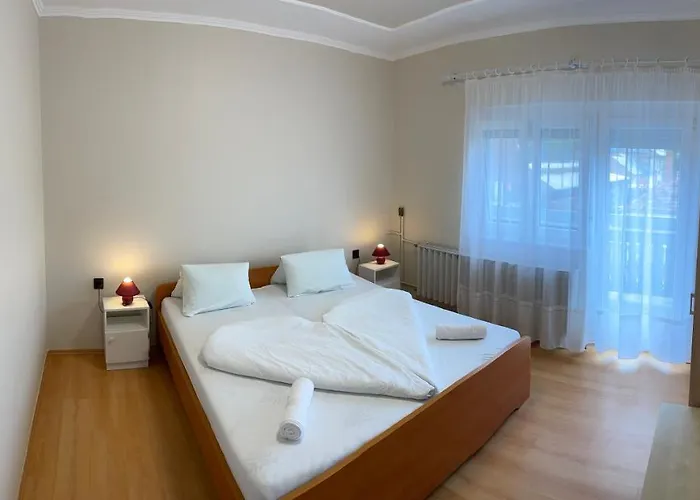 Pingvin Cukraszda Felso Szint 3*