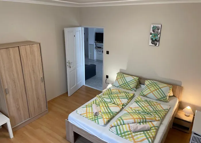 בית הארחה Pingvin Cukraszda Felso Szint 3*